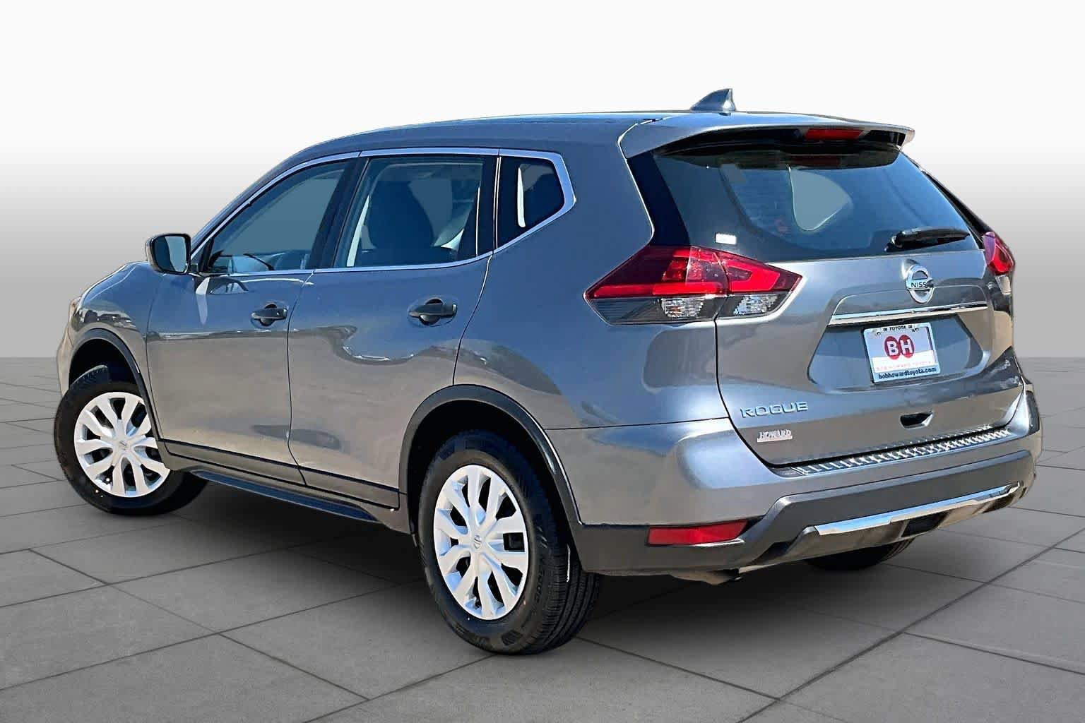 Used 2020 Nissan Rogue S FWD image 11