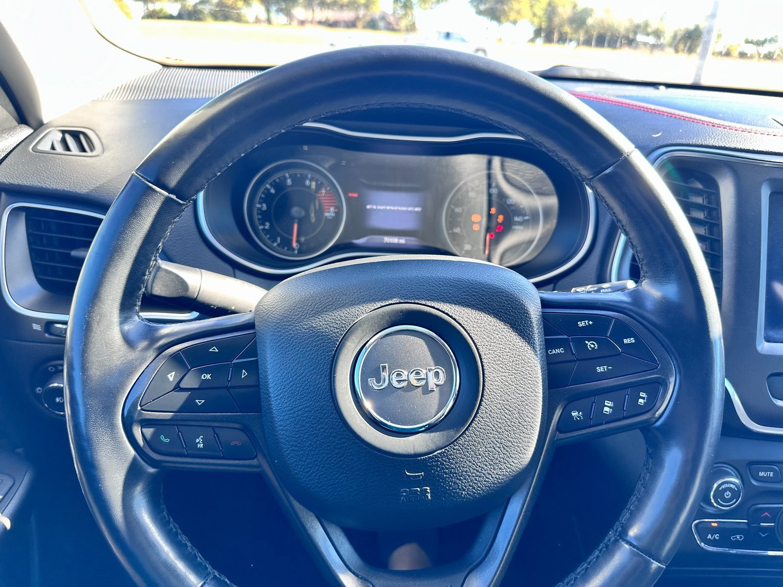 Used 2021 Jeep Cherokee Trailhawk w/ Technology Group image 17