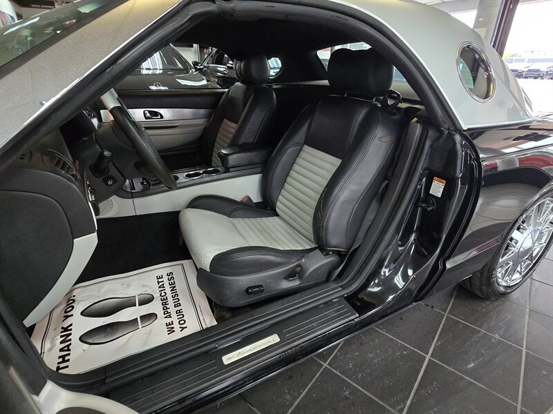 Used 2002 Ford Thunderbird Neiman Marcus RWD image 10