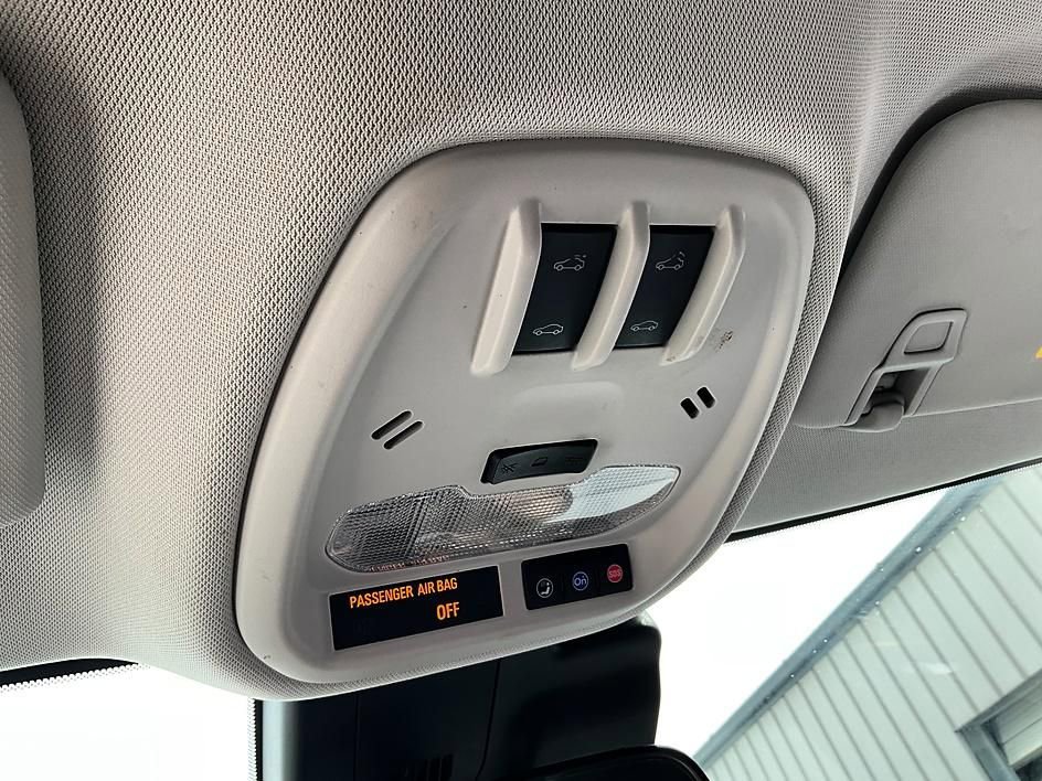 Used 2024 Chevrolet Trax LT w/ Sunroof Package image 25