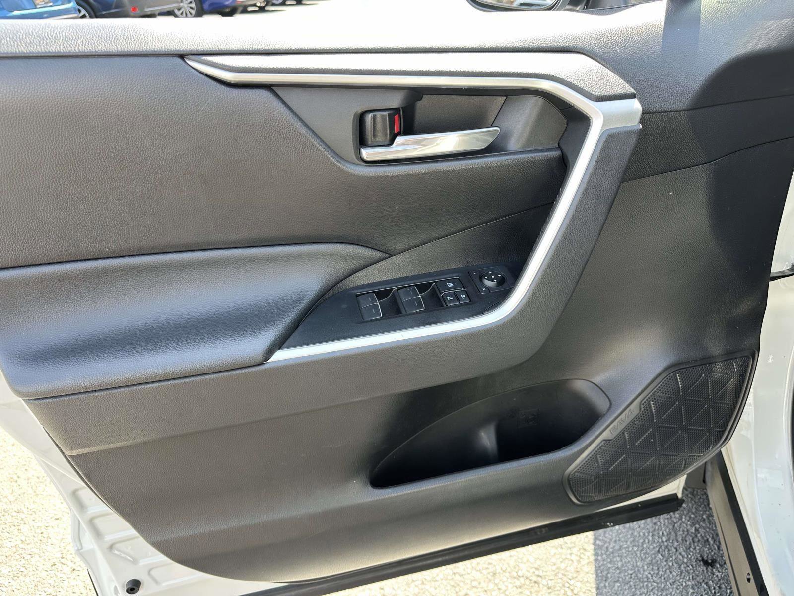 Certified 2022 Toyota RAV4 XLE image 19