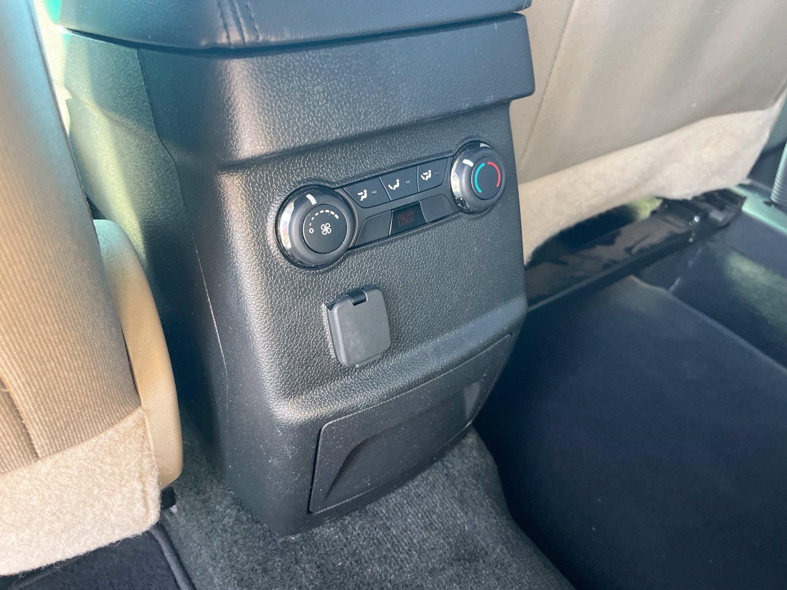 Used 2014 Ford Explorer FWD image 26