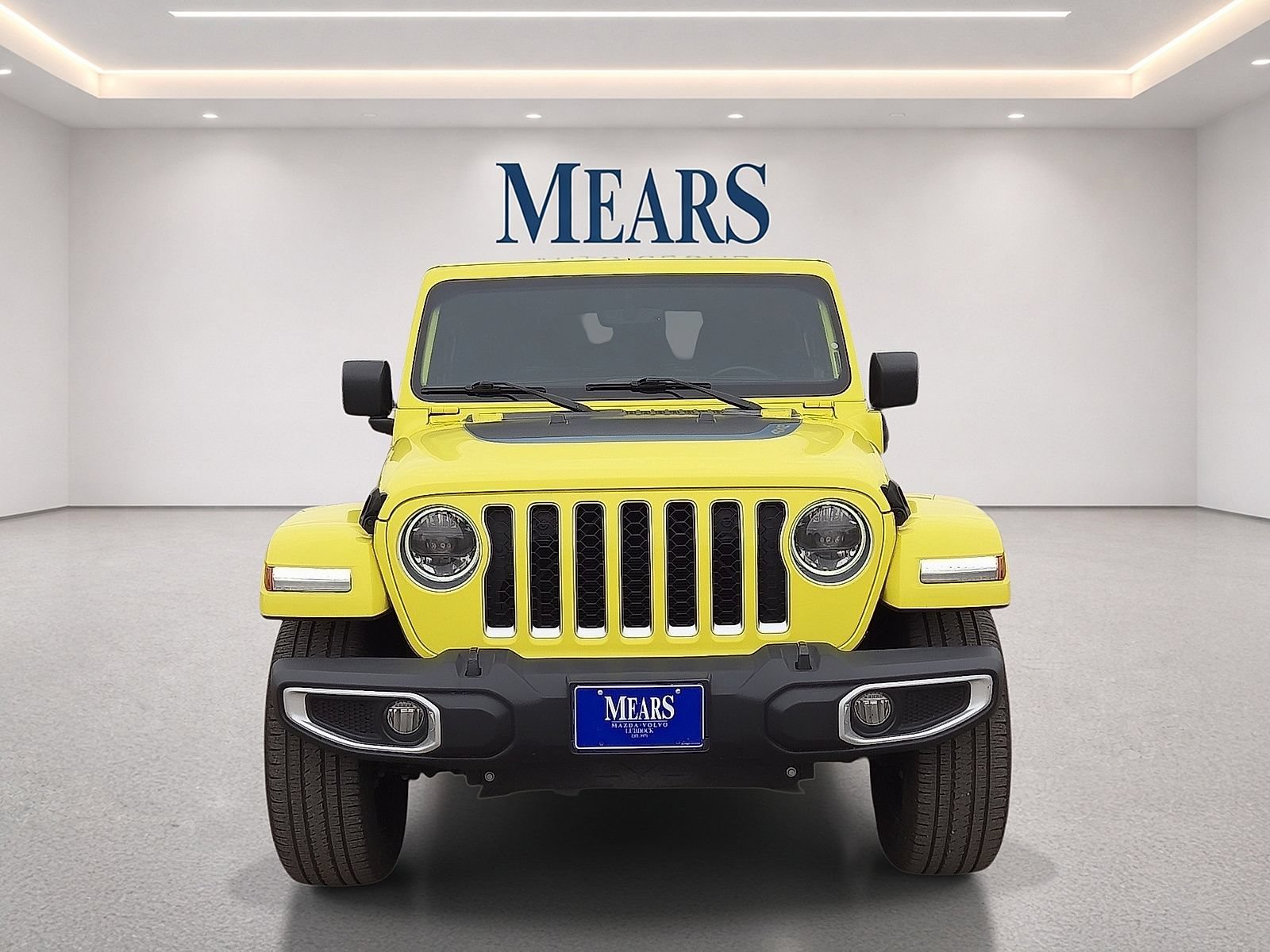 Used 2023 Jeep Wrangler Unlimited Sahara w/ Cold Weather Group AWD/4WD image 8