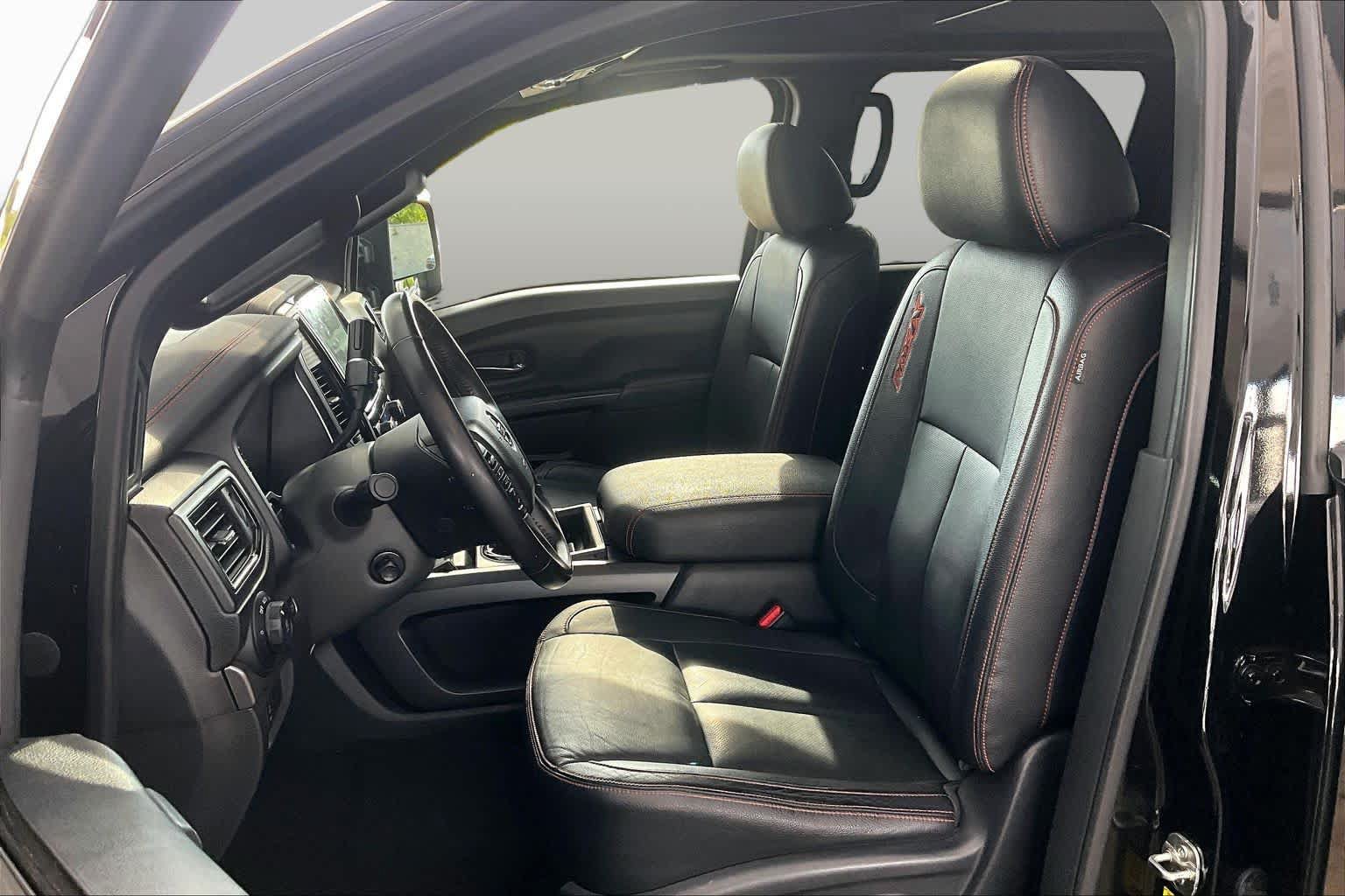 Used 2021 Nissan Titan PRO-4X w/ Pro-4x Convenience Package AWD/4WD image 8