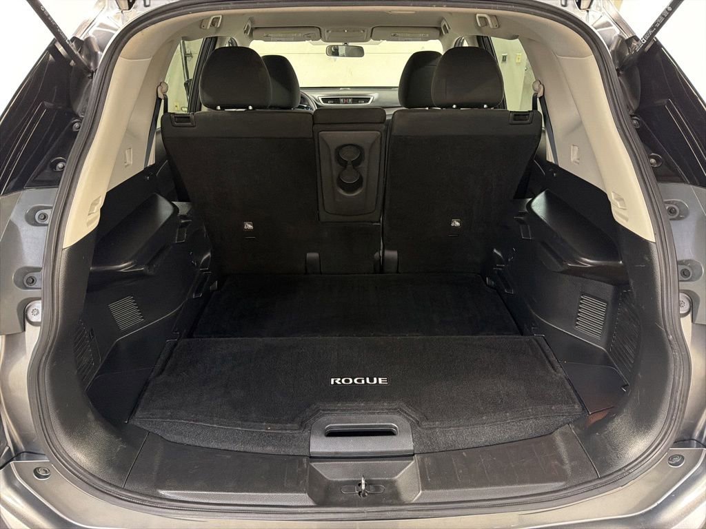 Used 2016 Nissan Rogue SV AWD/4WD image 28