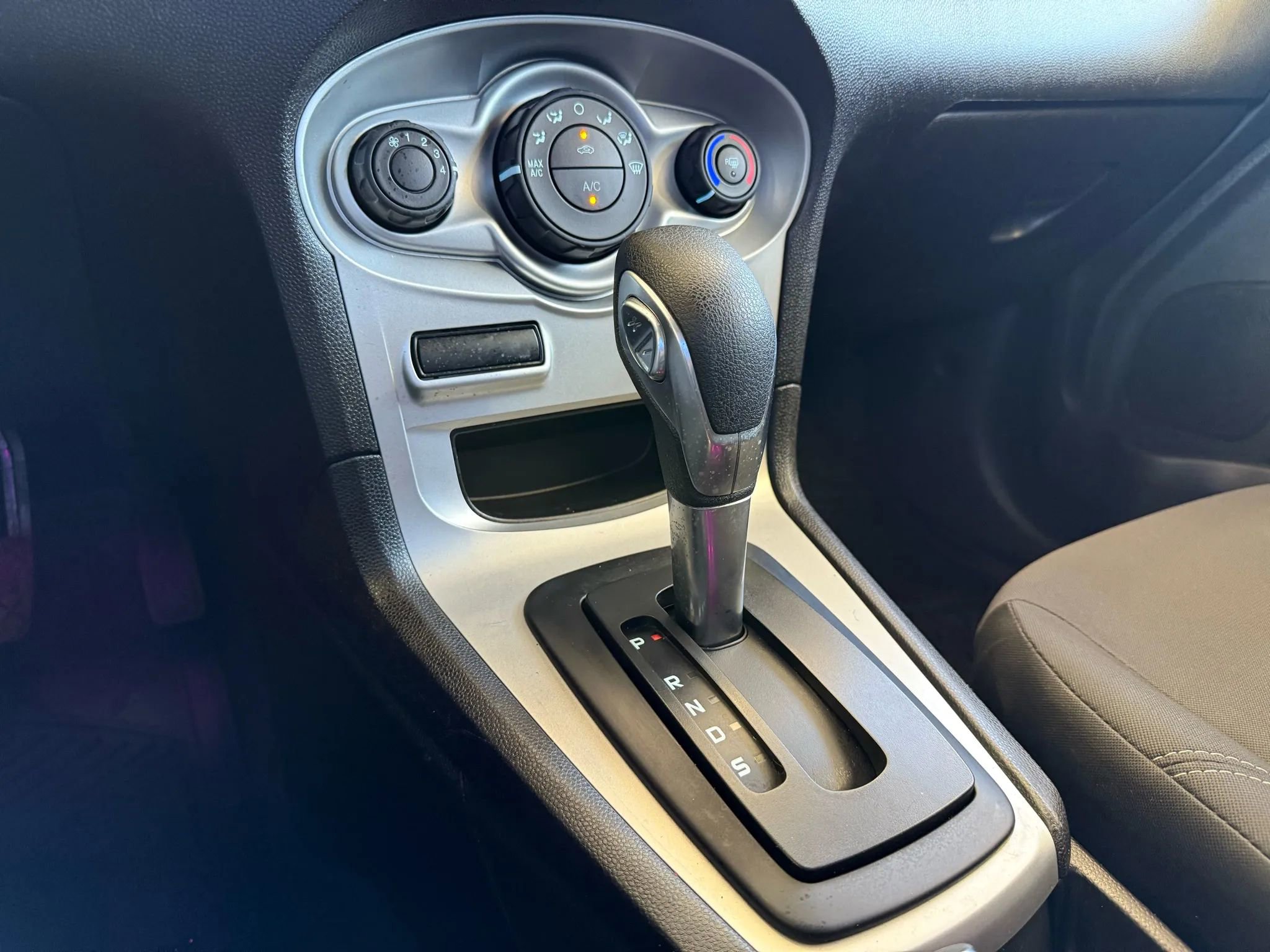 Used 2017 Ford Fiesta SE image 21