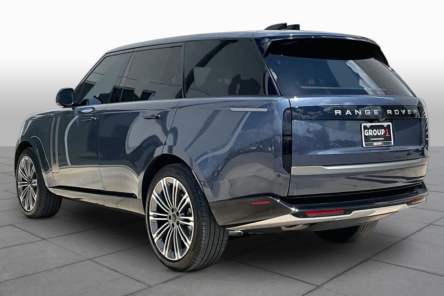 Used 2026 Land Rover Range Rover SE AWD/4WD image 12