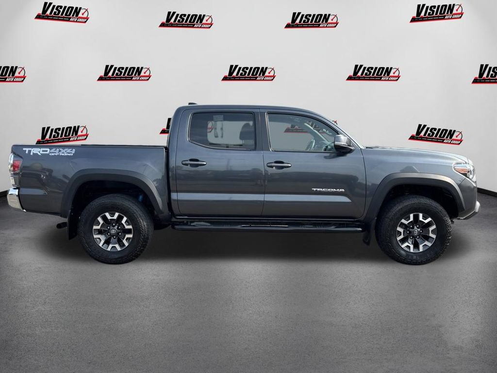 Used 2022 Toyota Tacoma TRD Off-Road AWD/4WD image 4