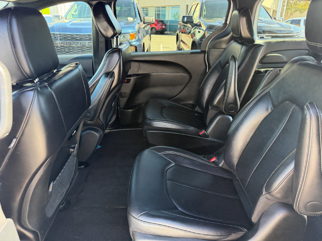 Used 2024 Chrysler Pacifica Limited FWD image 23