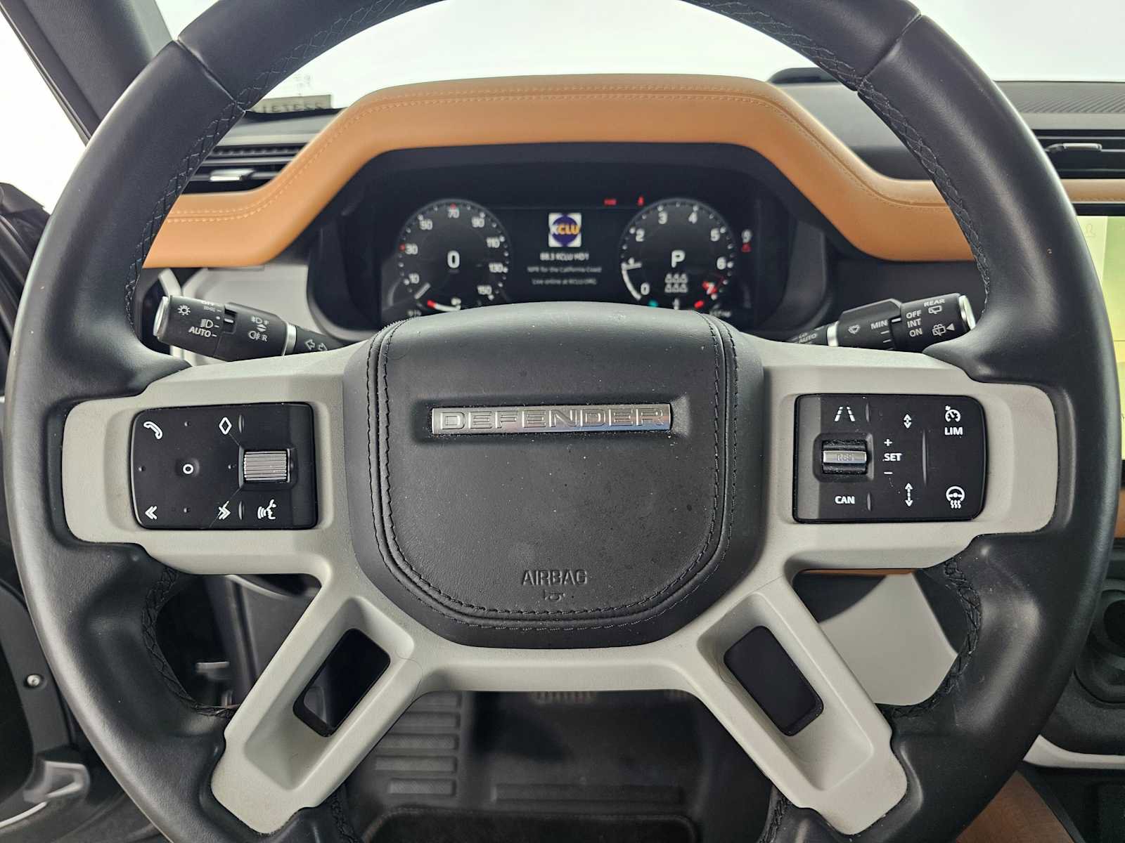 Used 2023 Land Rover Defender 130 First Edition image 25