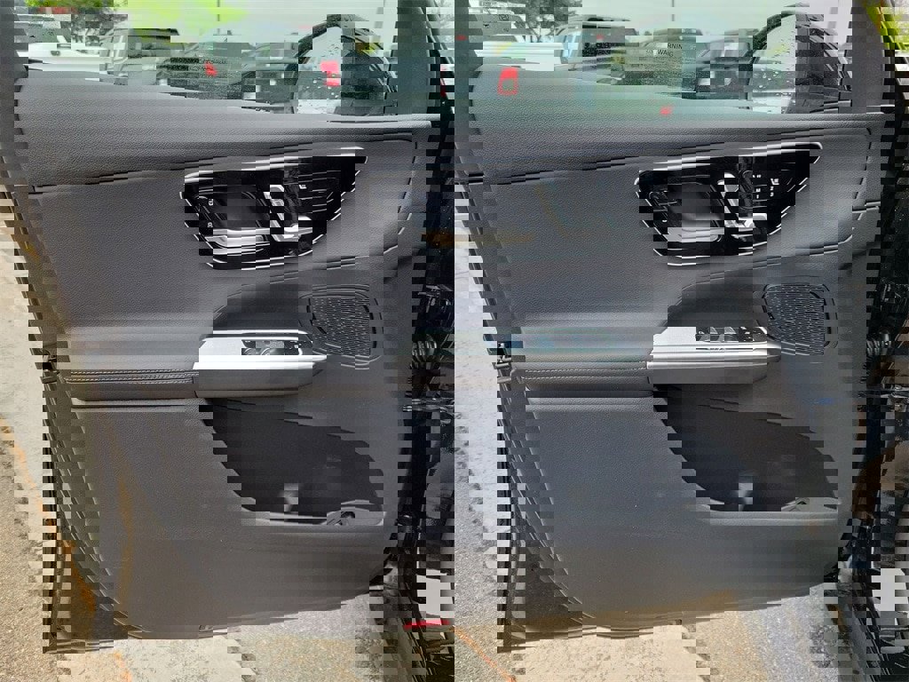 New 2025 Mercedes-Benz GLC 300 image 15