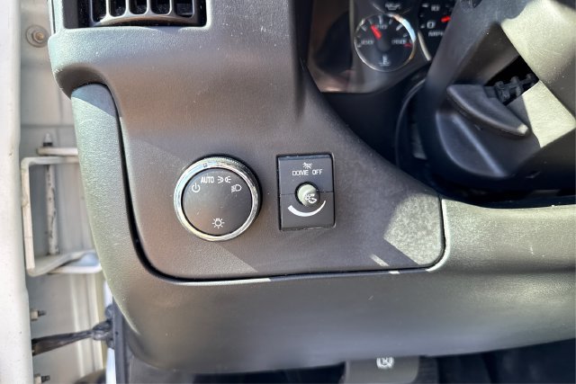 Used 2019 Chevrolet Express 2500 RWD image 17