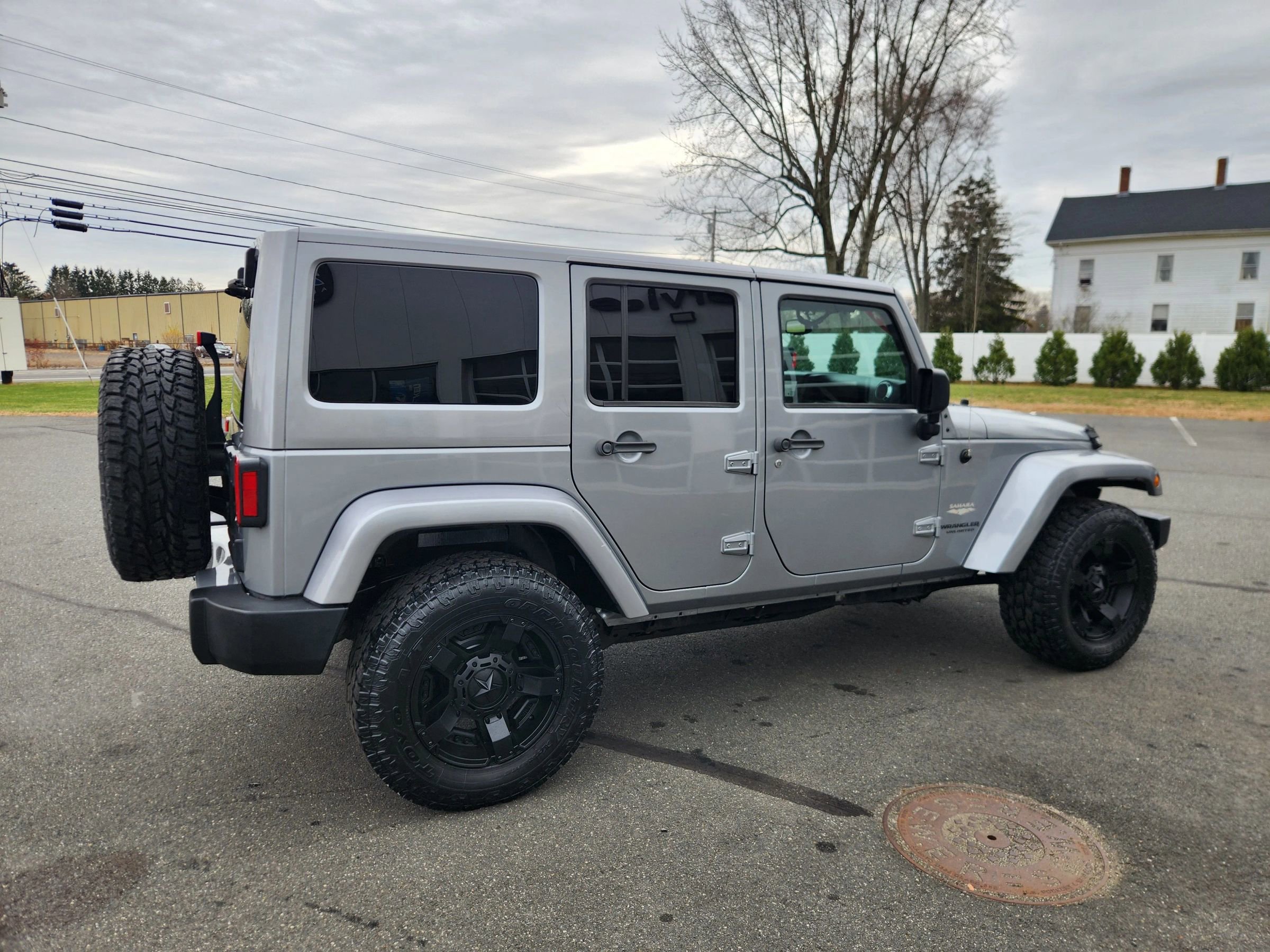 Used 2014 Jeep Wrangler Unlimited Sahara w/ Max Tow Package image 15