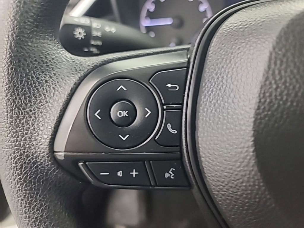 Used 2025 Toyota Corolla LE FWD image 29