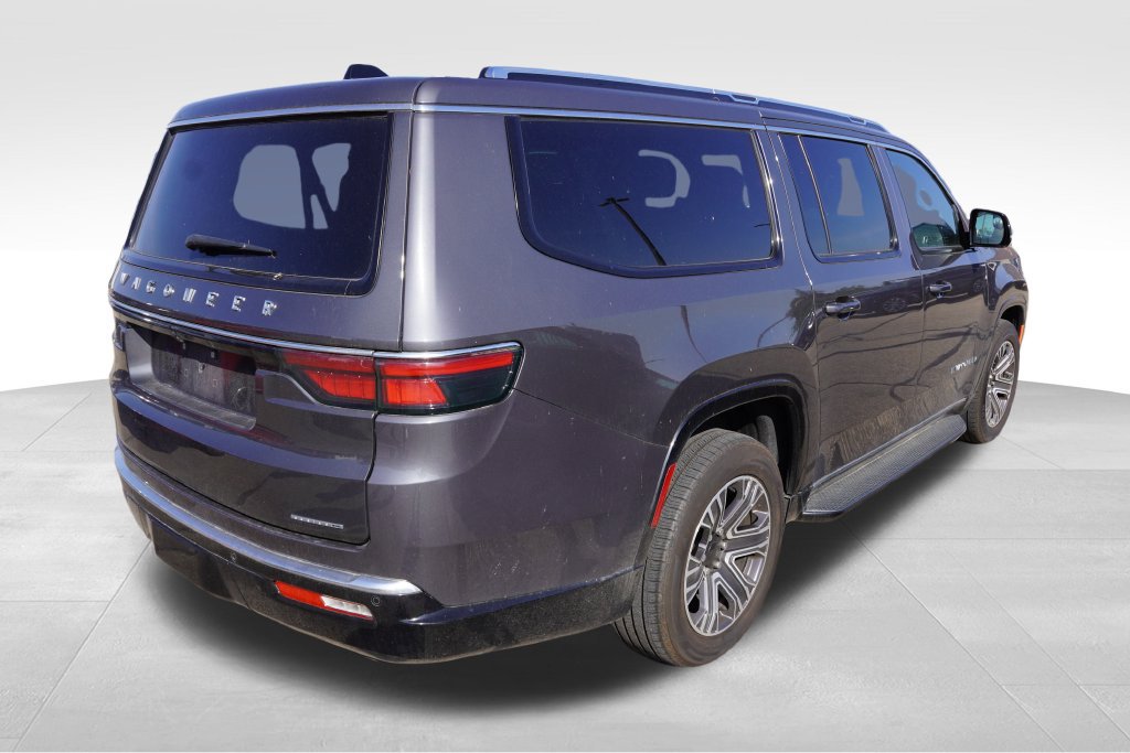 Used 2024 Jeep Wagoneer L Series II w/ Flexible Seating Group AWD/4WD image 2