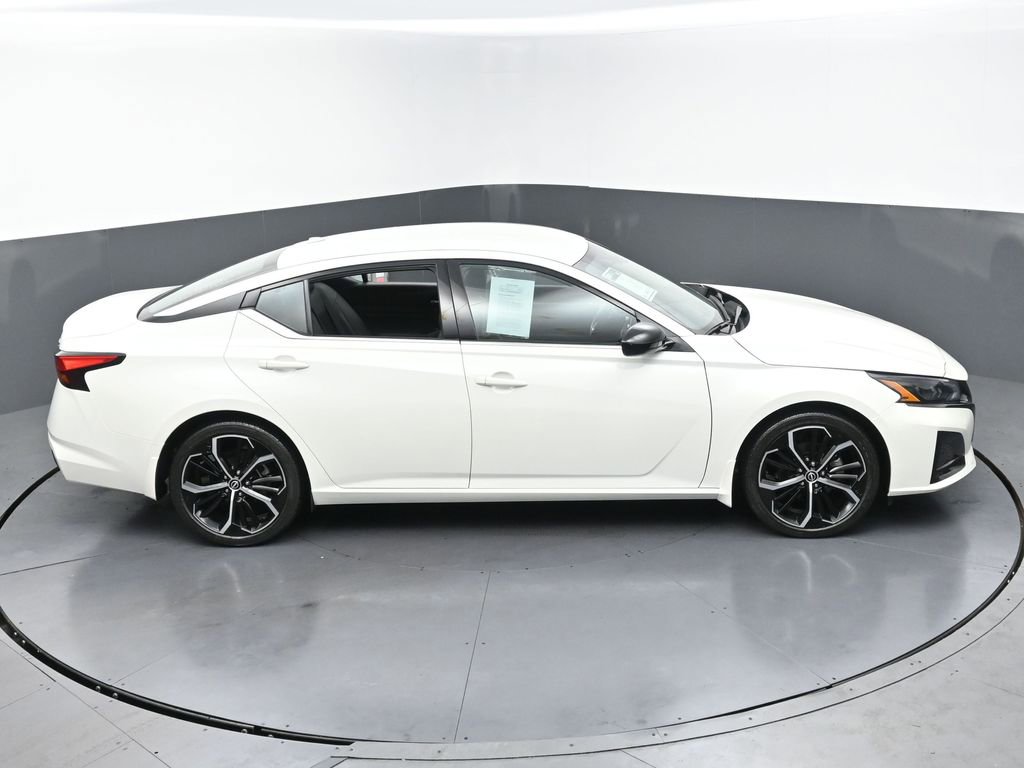 Used 2023 Nissan Altima 2.5 SR image 41