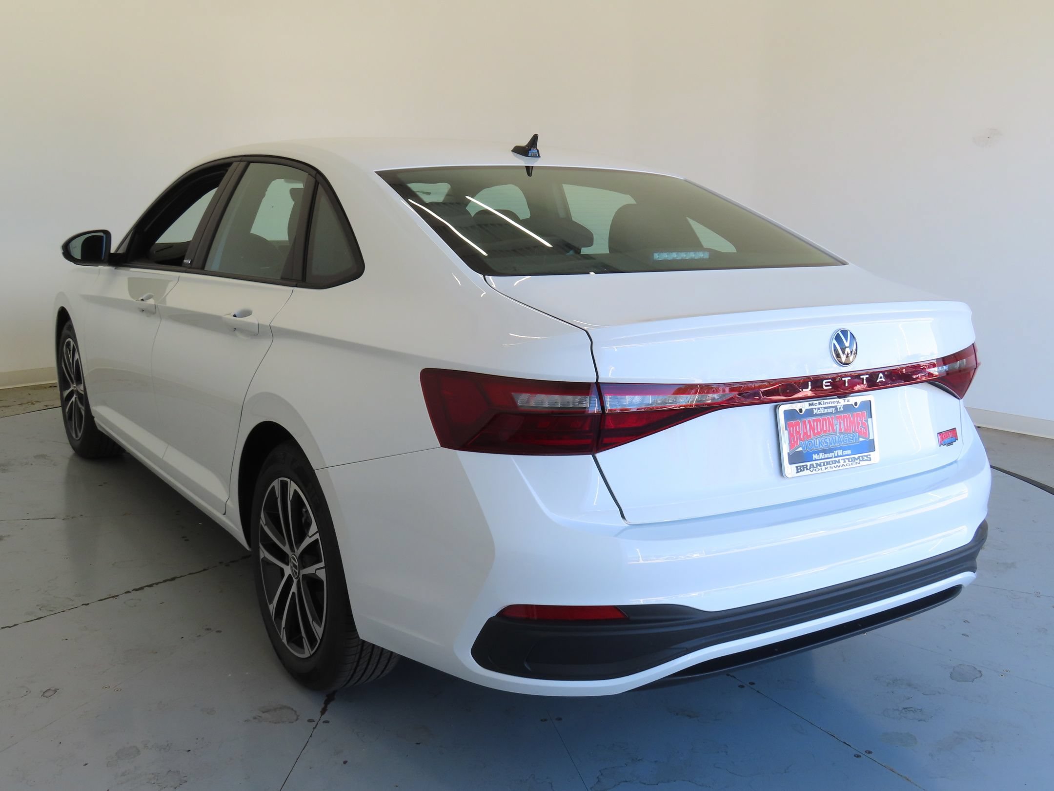 Used 2026 Volkswagen Jetta Sport FWD image 6