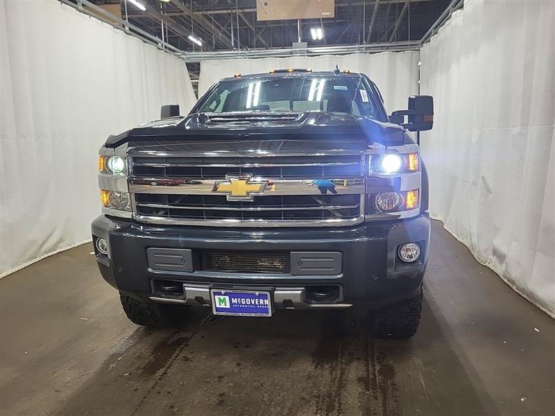 Used 2019 Chevrolet Silverado 2500 High Country AWD/4WD image 2