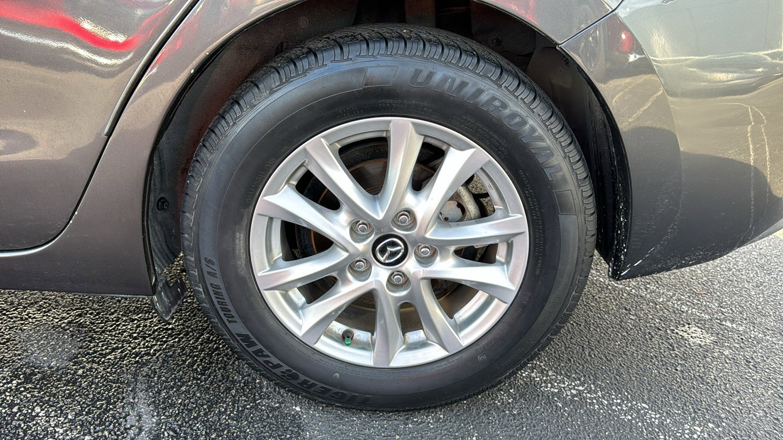 Used 2018 MAZDA MAZDA3 Sport w/ Preferred Equipment Package FWD image 10