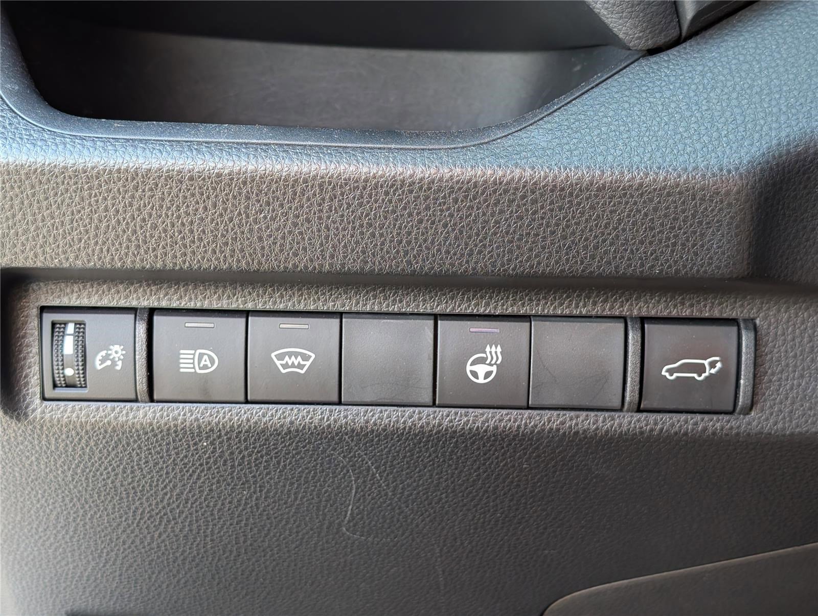 Used 2023 Toyota RAV4 XLE Premium AWD/4WD image 23