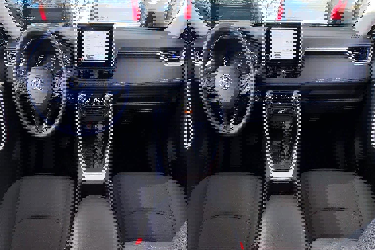 Used 2025 Toyota RAV4 XLE image 14