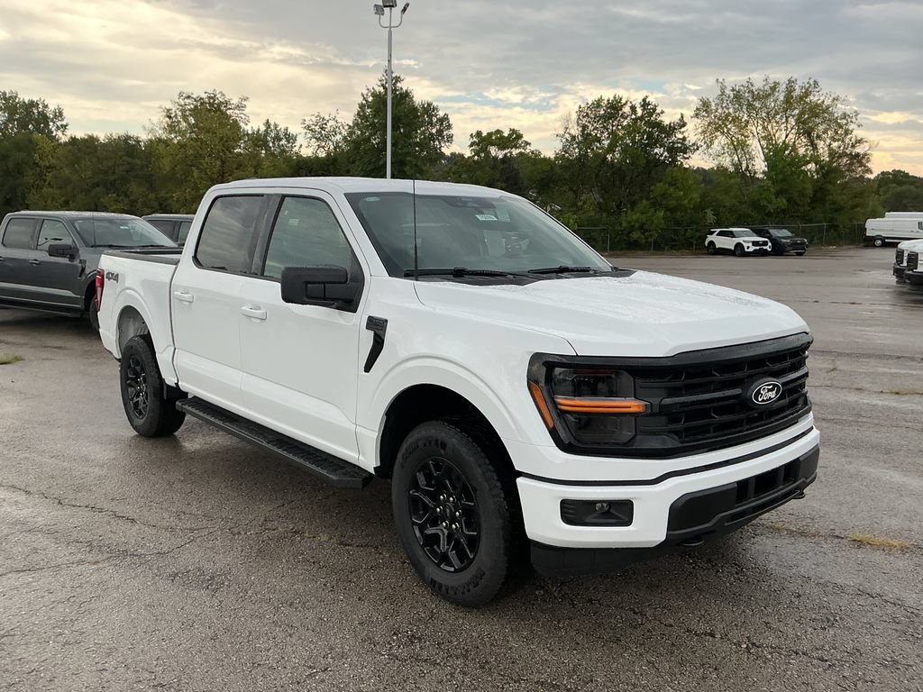 New 2026 Ford F150 XLT w/ XLT Black Appearance Package AWD/4WD image 3
