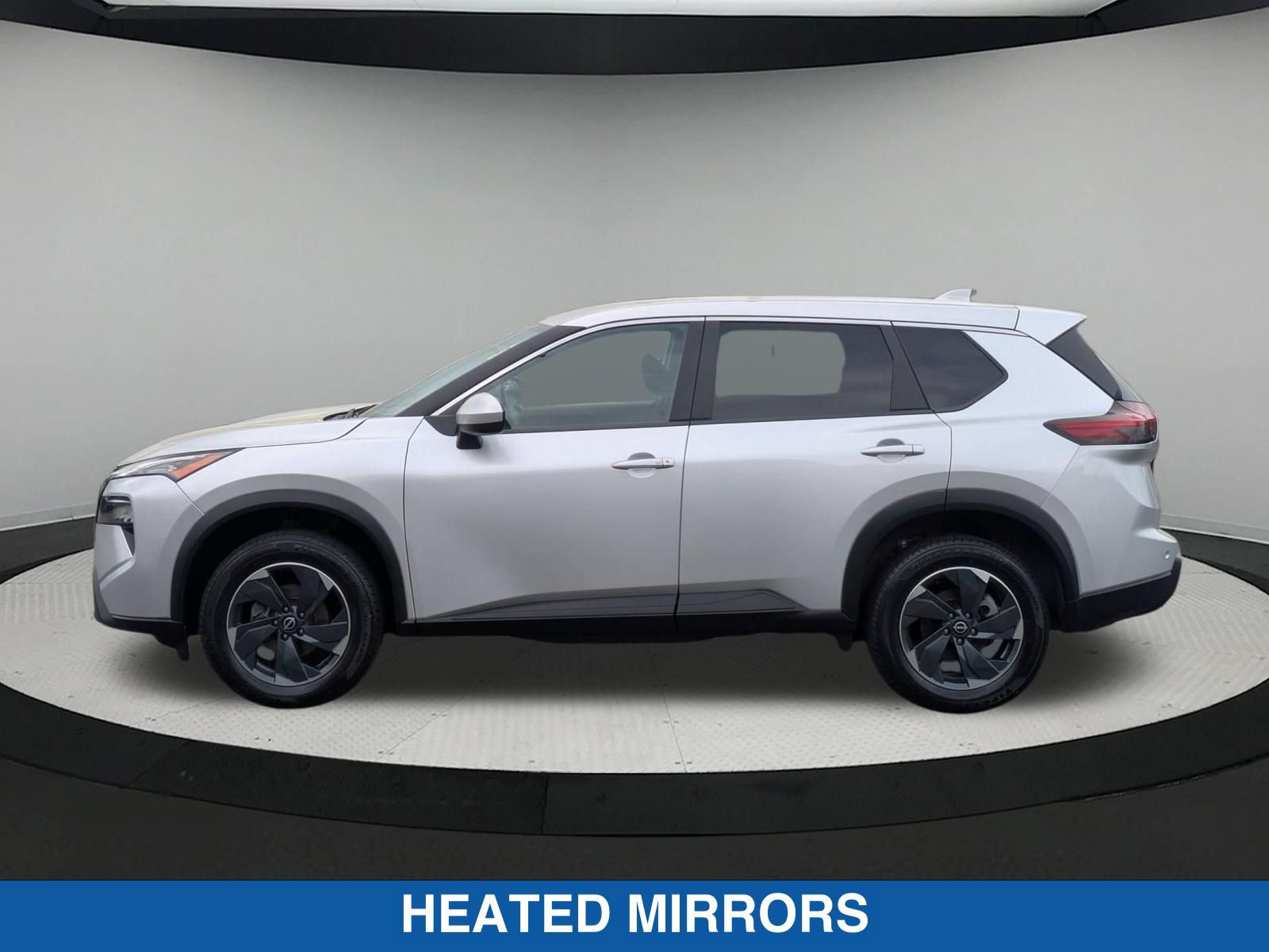 Used 2024 Nissan Rogue SV AWD/4WD image 7