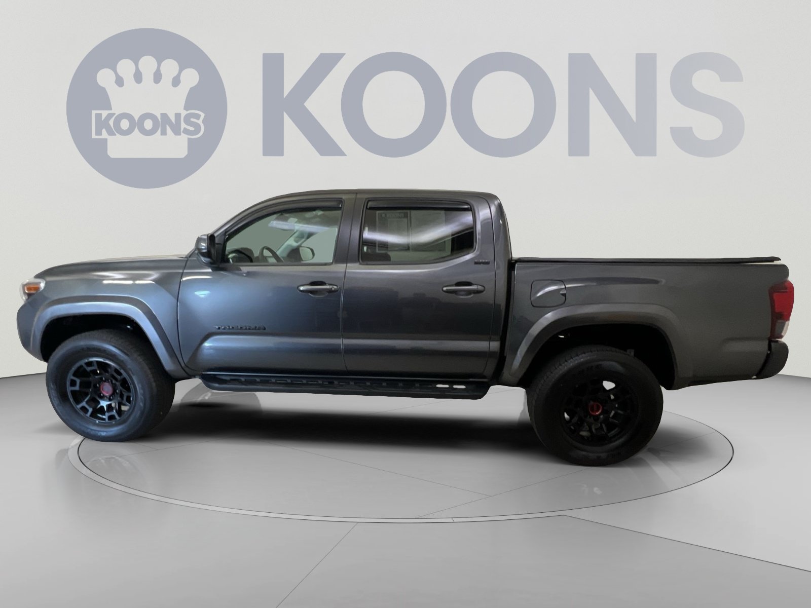 Used 2023 Toyota Tacoma SR5 AWD/4WD image 5