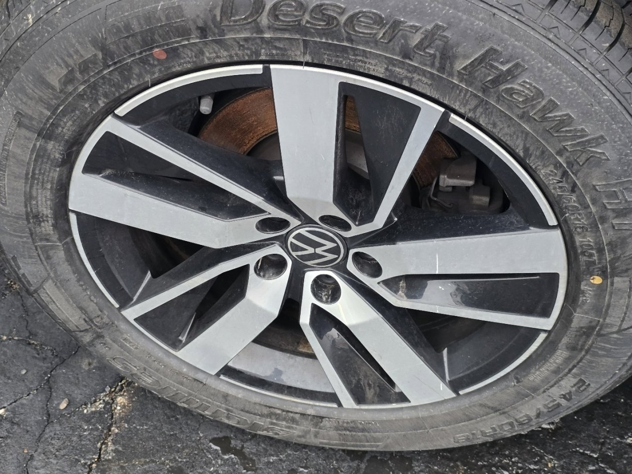 Used 2023 Volkswagen Atlas SE image 25