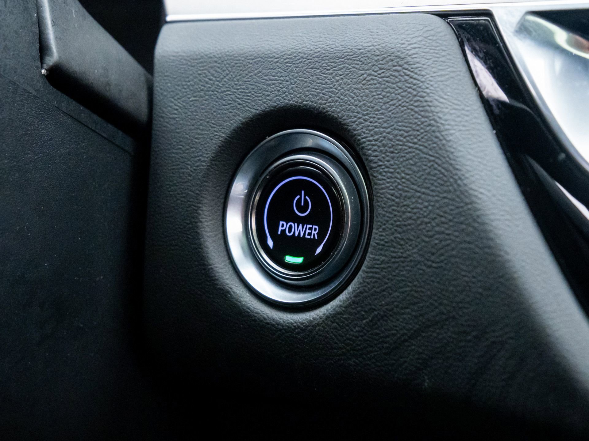 Certified 2024 Cadillac Lyriq Luxury w/ LPO, Floor Liner Package image 27