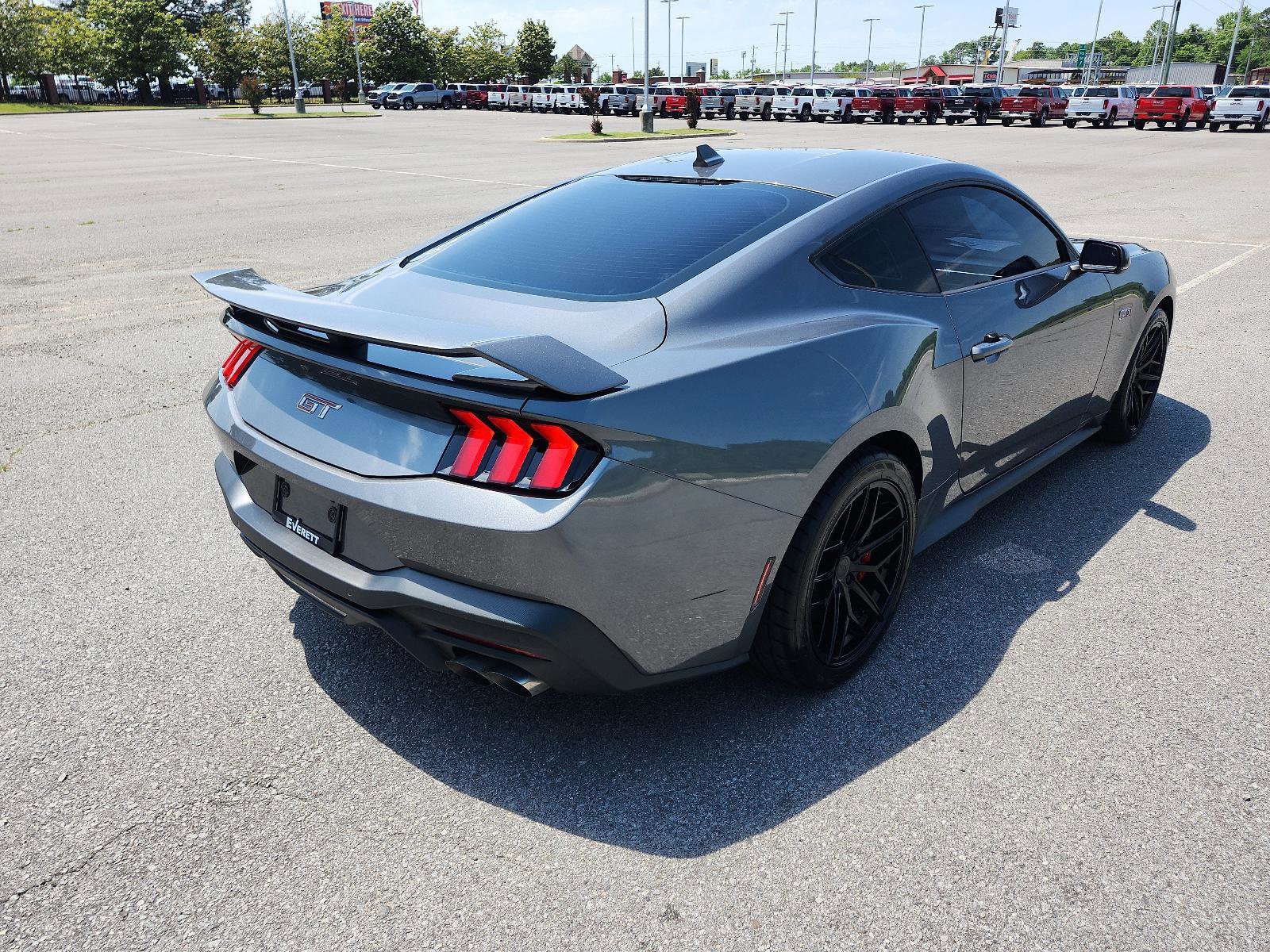 Used 2024 Ford Mustang GT Premium w/ GT Performance Package RWD image 3