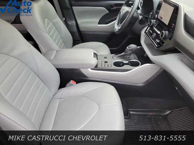 Used 2023 Toyota Highlander L image 26