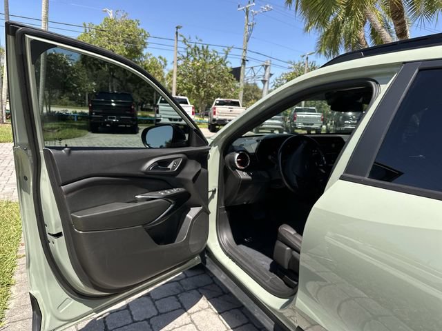 Used 2024 Chevrolet Trax RS FWD image 22