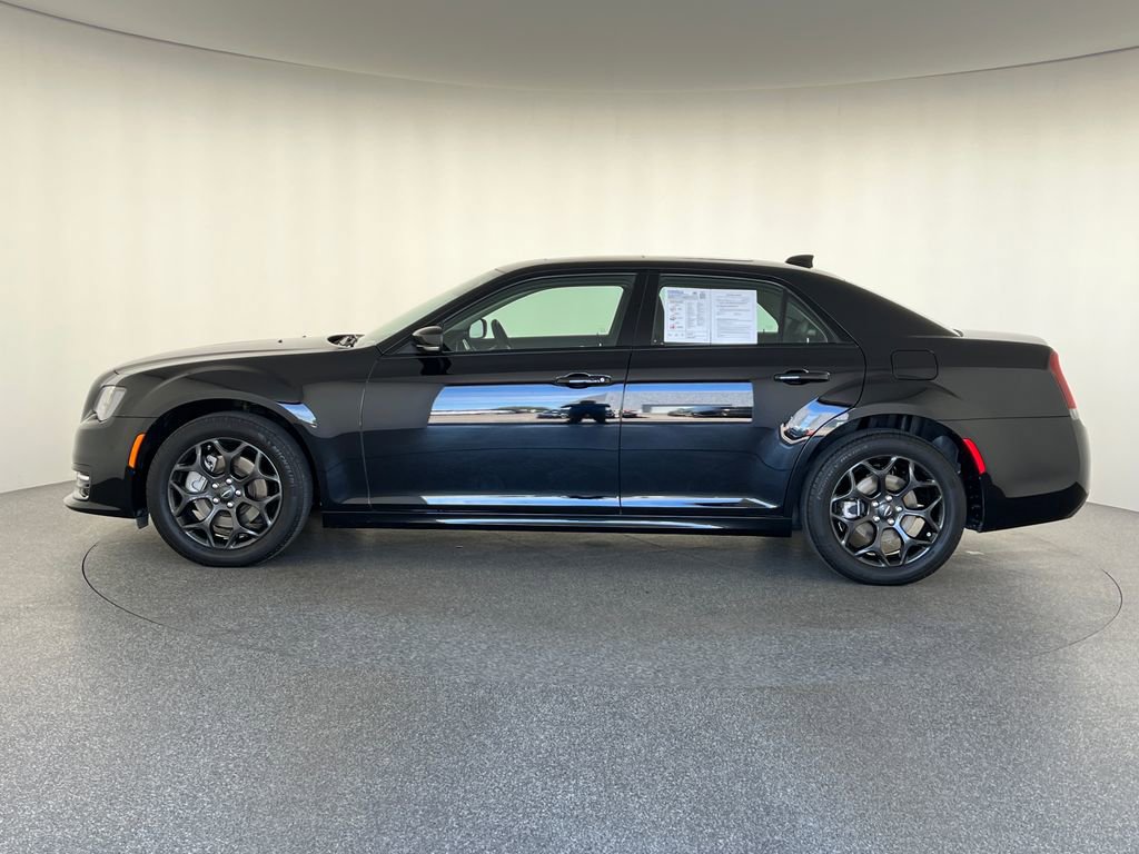 Used 2023 Chrysler 300 Touring L w/ Popular Equipment Group image 7