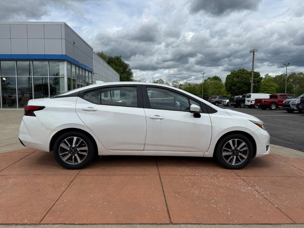 Used 2024 Nissan Versa SV FWD image 7