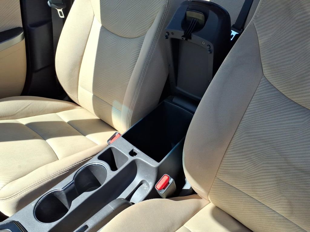 Used 2013 Hyundai Elantra GLS w/ Preferred Pkg image 20