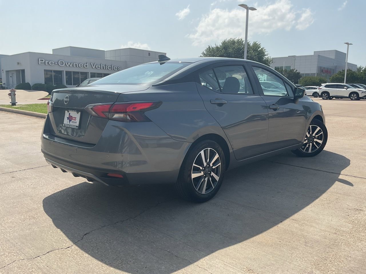 Used 2025 Nissan Versa SV FWD image 5