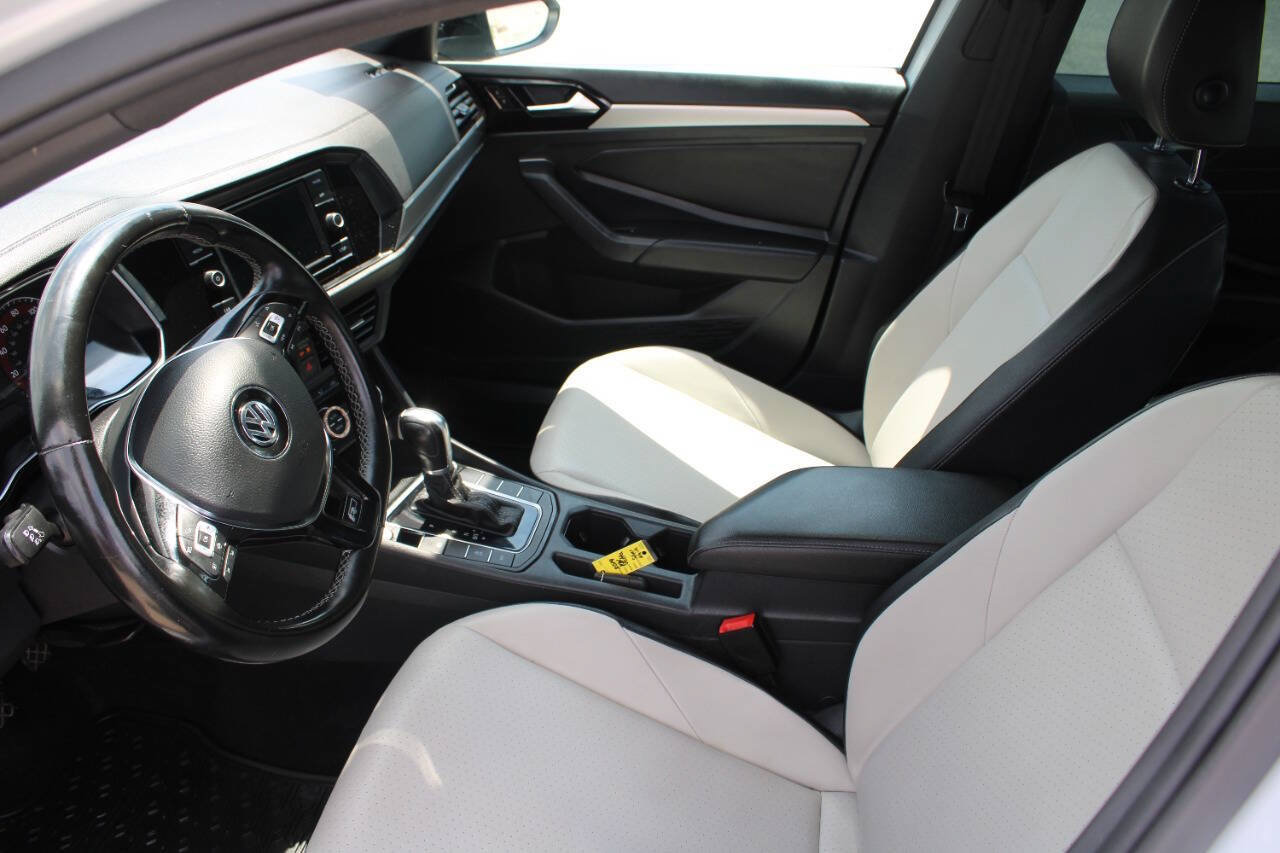 Used 2019 Volkswagen Jetta R-Line FWD image 19