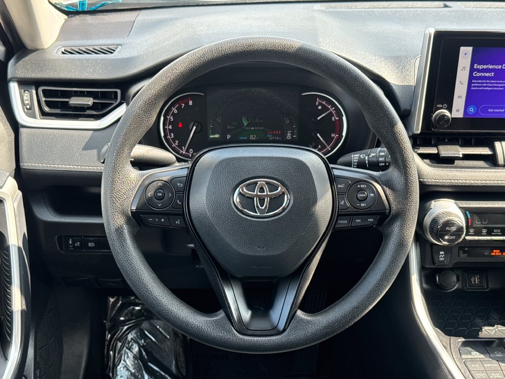 Used 2025 Toyota RAV4 XLE AWD/4WD image 12