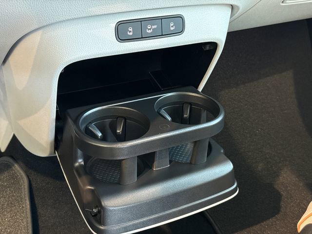 Used 2025 Volkswagen ID. Buzz 1st Edition image 32