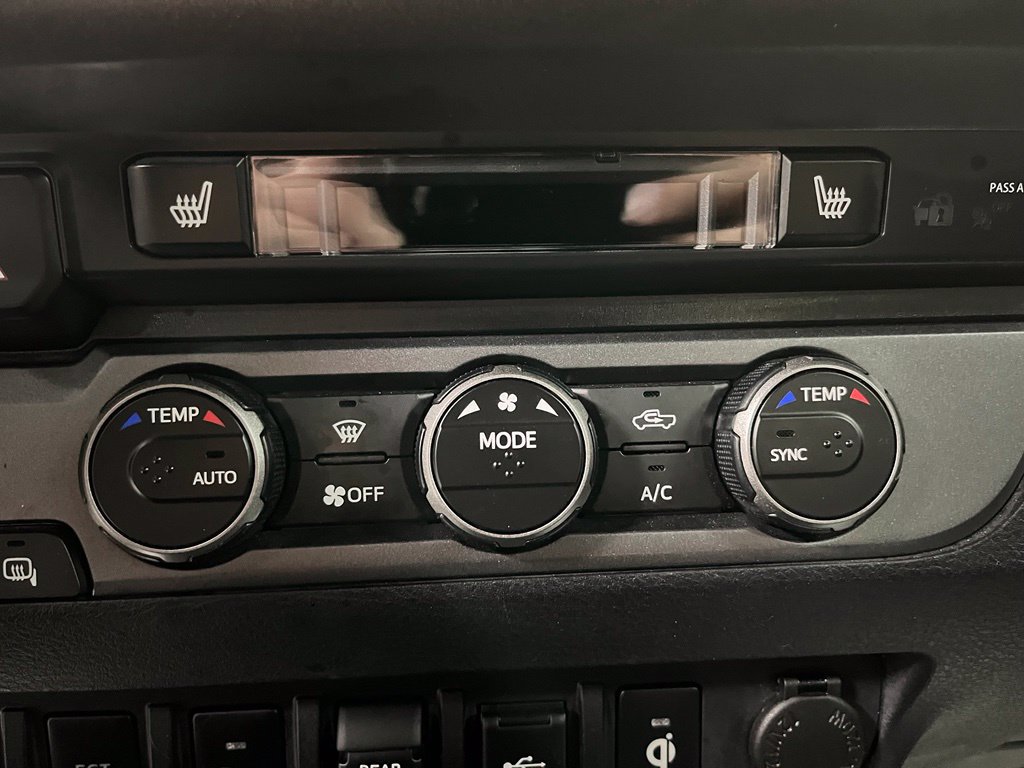 Used 2020 Toyota Tacoma TRD Sport w/ TRD Premium Sport Package AWD/4WD image 36