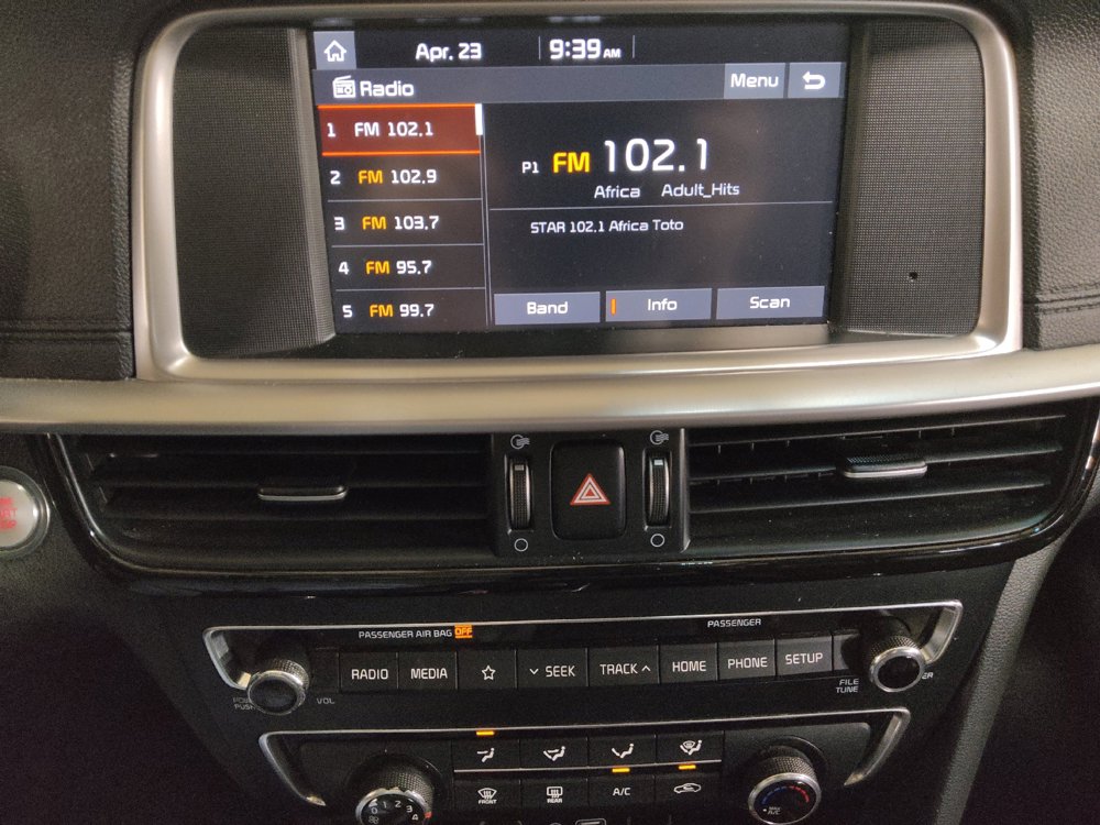 Used 2020 Kia Optima SE FWD image 25