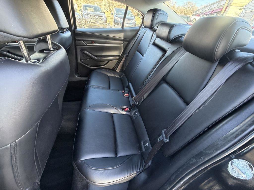 Used 2020 MAZDA MAZDA3 AWD Sedan w/ Select Package image 11