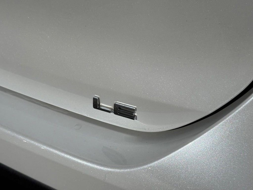 Used 2023 Toyota Highlander LE image 6