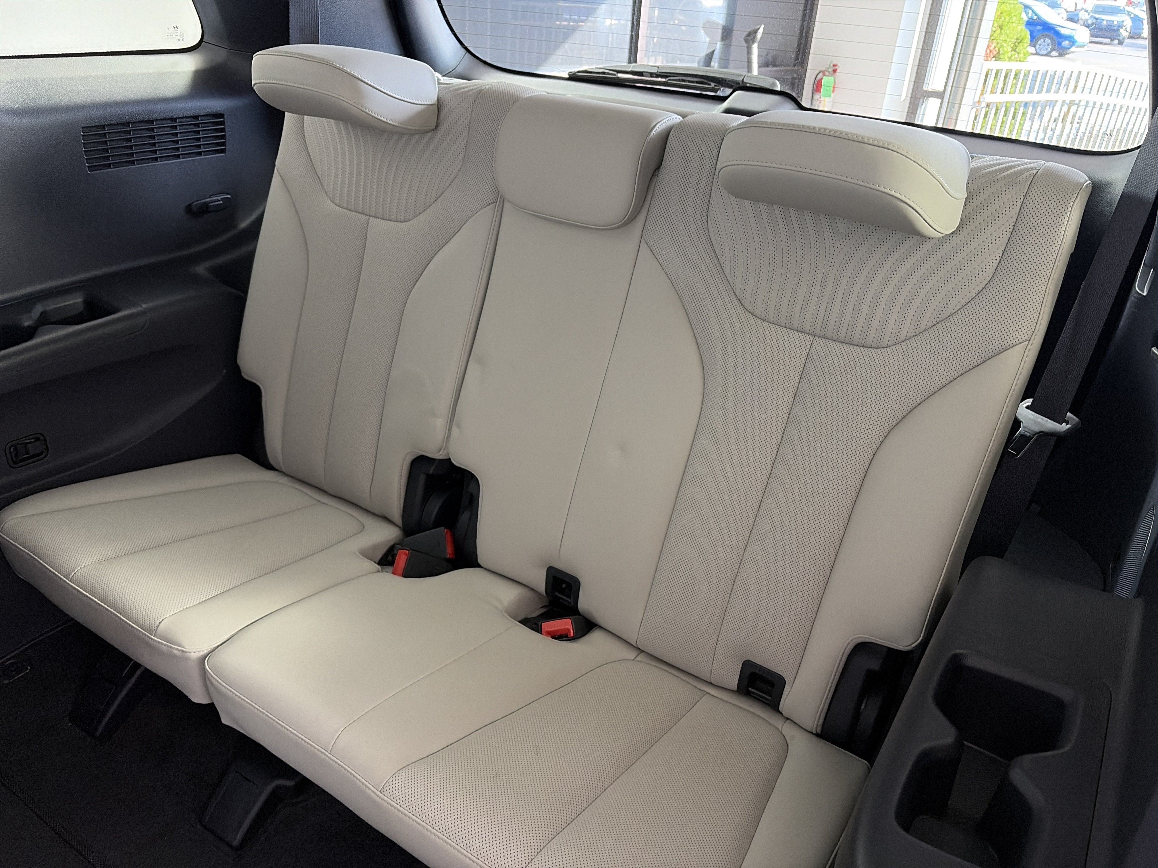 Certified 2025 Hyundai Palisade Calligraphy AWD/4WD image 9