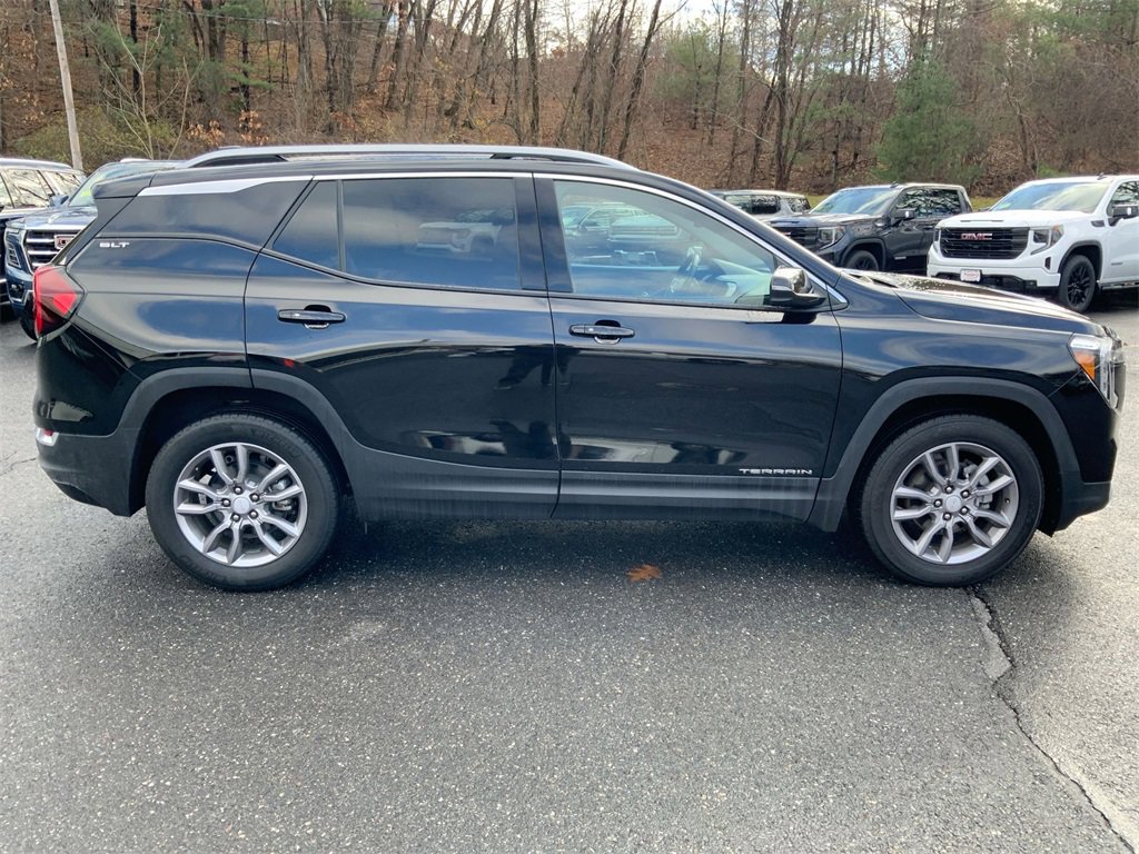 Used 2024 GMC Terrain SLT image 38