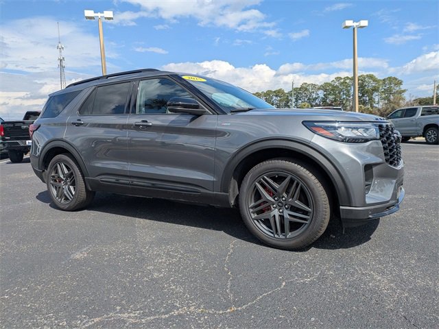 Used 2025 Ford Explorer ST-Line w/ ST-Line Street Pack