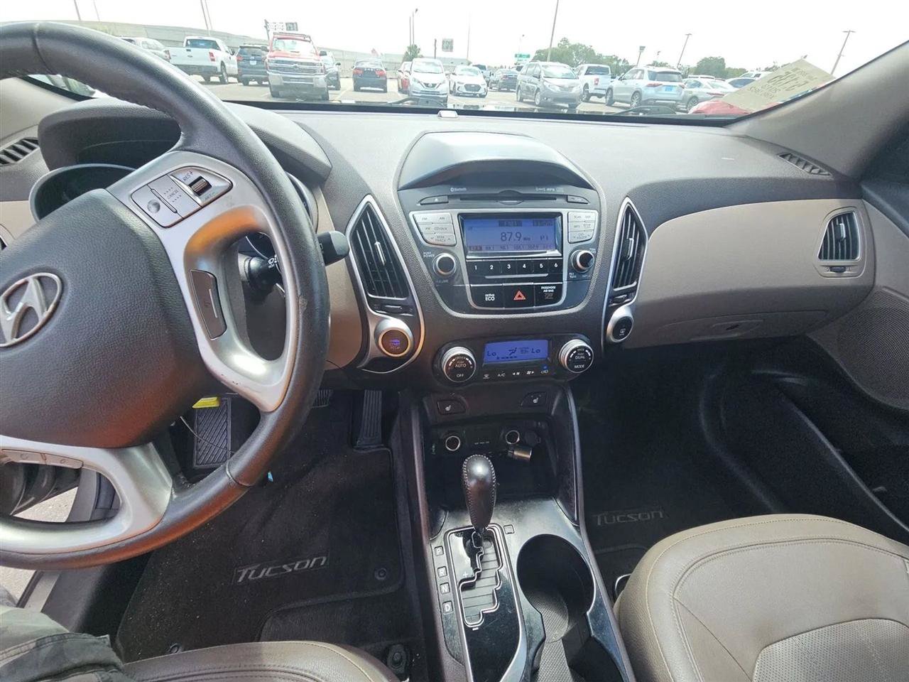 Used 2013 Hyundai Tucson Limited FWD image 10