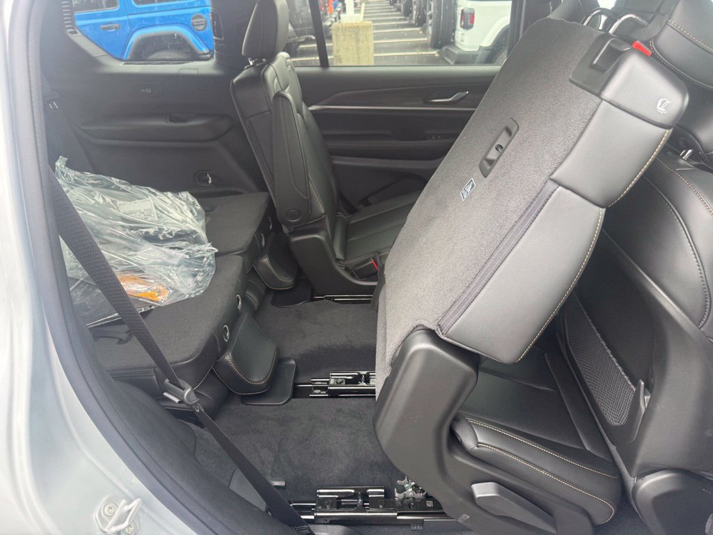 New 2026 Jeep Grand Cherokee L Limited AWD/4WD image 57