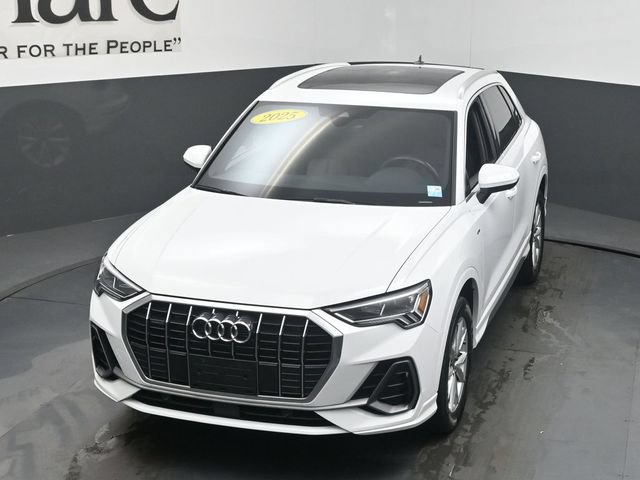 Used 2025 Audi Q3 2.0T Premium AWD/4WD image 48